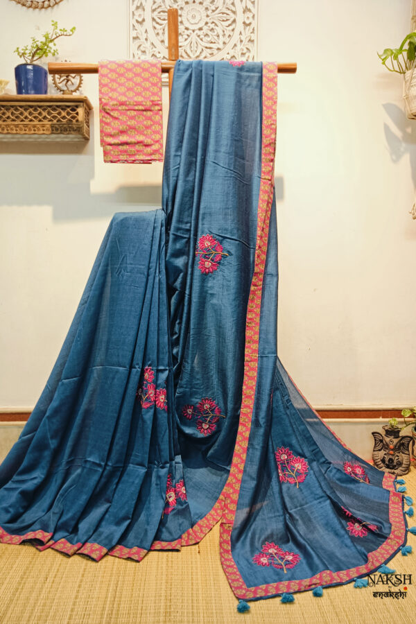 This cobalt blue handloom soft cotton saree is a mesmerizing creation that seamlessly blends style and comfort. The soft cotton fabric ensures a luxurious and soothing feel against the skin, making it incredibly comfortable to wear.