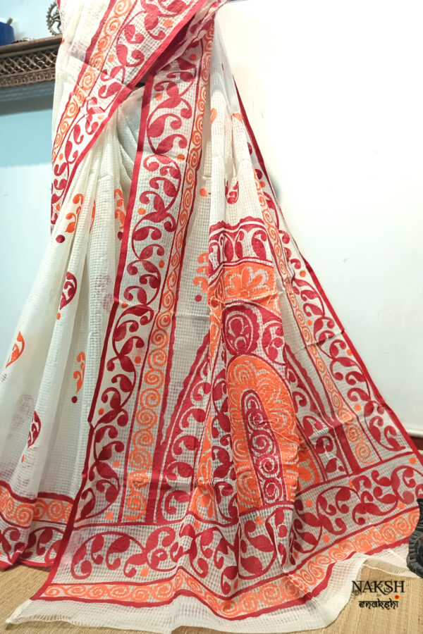 Hand painted resham by cotton checks saree. resham check saree. hand painted saree. cotton saree. white saree bengali saree, red and white saree