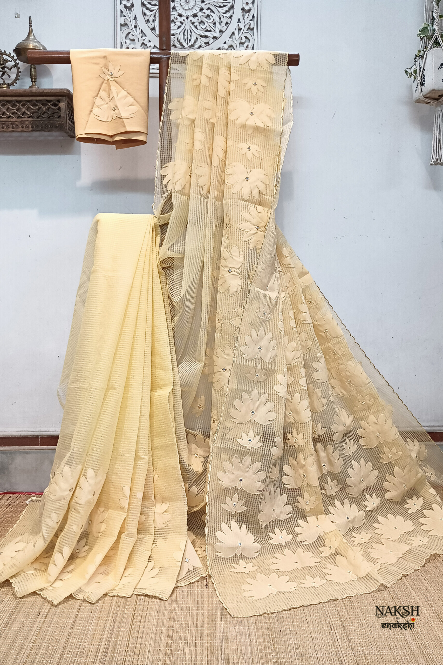 tussar applique saree